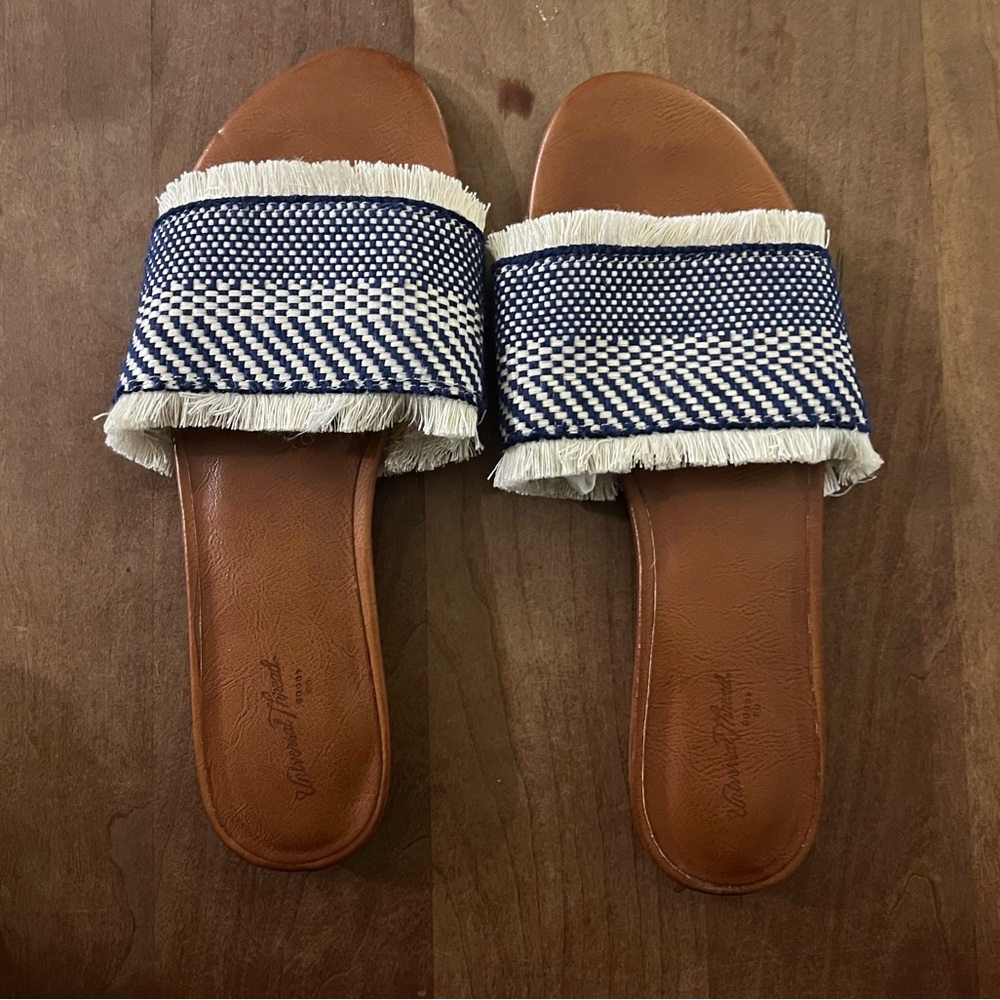 Universal Thread Blue Fringe Sandals - Picture 4 of 7